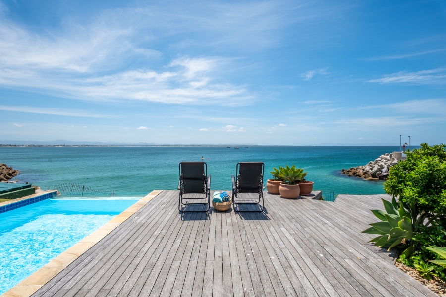 6 Bedroom Property for Sale in Port St Francis Eastern Cape